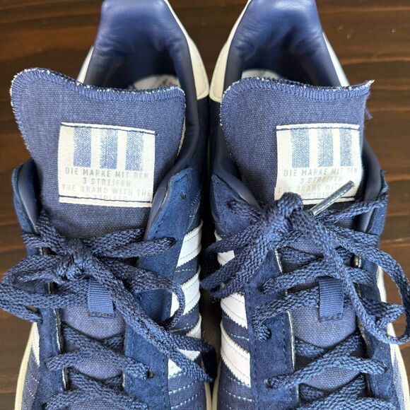 Athletic_Shoes